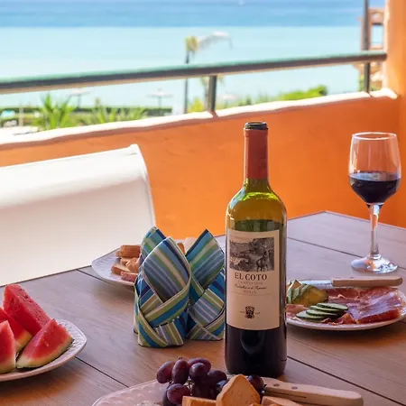 Апартаменты Fantastic Beachfront *