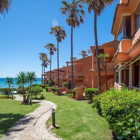 Fantastic Beachfront Апартаменты *